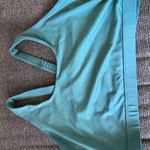 4x Girlfriend Co sports bra